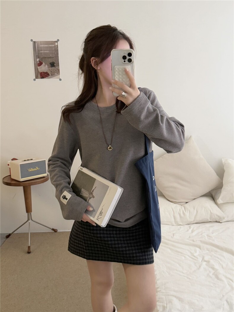 2025年秋季休闲风时尚百搭通勤简约休闲长袖T恤，女装T恤，湘姗