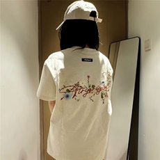 灰色