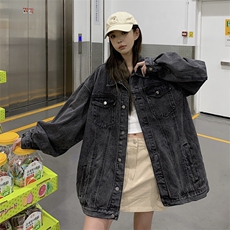 烟灰色