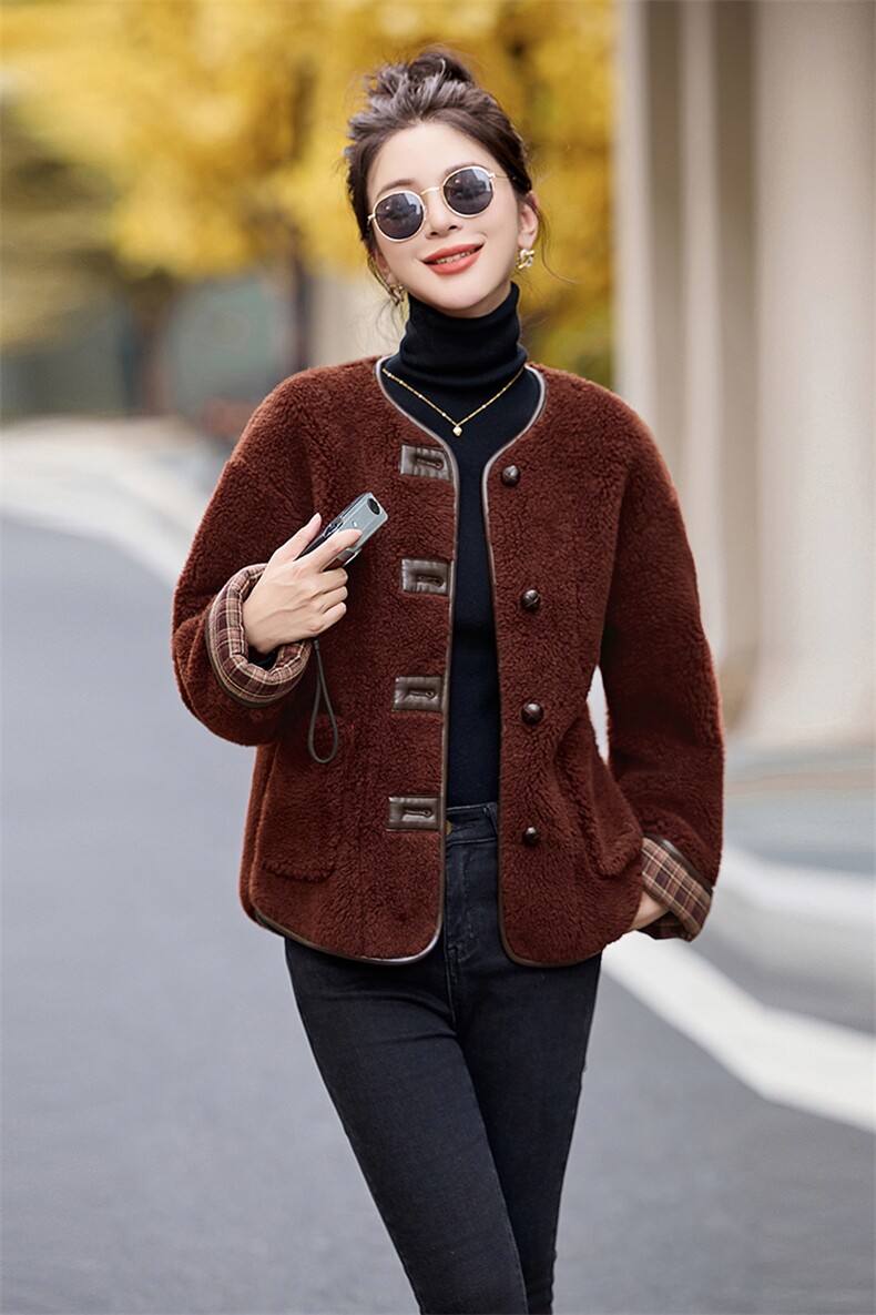 小香风短羊羔毛外套女2024秋冬新款小个子红色独特超好看皮毛一体,女装羊羔毛/颗粒绒,魅影