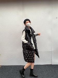 一件羽绒服有4件穿法，买一件等会有4件衣服图片
