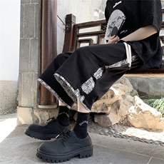 黑色