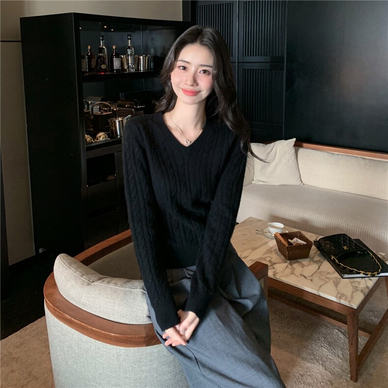 2025秋冬百搭时尚简约v领长袖抽条针织衫,女装羊绒衫,玛卡隆羊绒