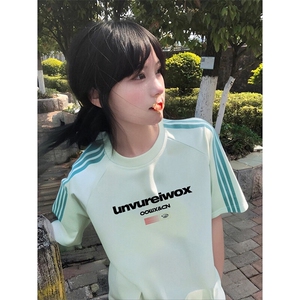 抖音得物品质二开240克宽松纯棉美式潮牌印花三条杠中性风短袖T恤图片