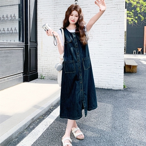 韩版复古牛仔盐系减龄连衣裙女2025夏季新款单排扣慵懒显瘦背带裙图片