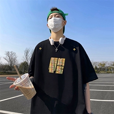 黑色