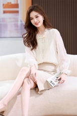 2026春新款木耳边立领新中式衬衫女长袖纯色绣花喇叭袖衬衣，女装衬衫，板酷