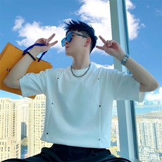 白色