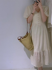 V领刺绣连衣裙，女装连衣裙，驿谷