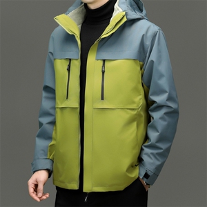 中老年冲锋衣男士2026秋冬季新款加绒保暖户外登山服休闲夹克外套图片