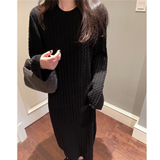 2025年秋季新款百搭女士绞花圆领长裙子，女装连衣裙，宛庄羊绒