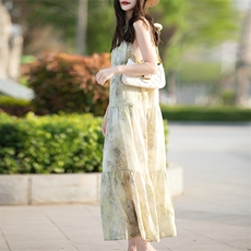 2025年夏季无袖收腰挂脖领休闲风单件中长款素雅仙女连衣裙，女装连衣裙，佳绒高端店