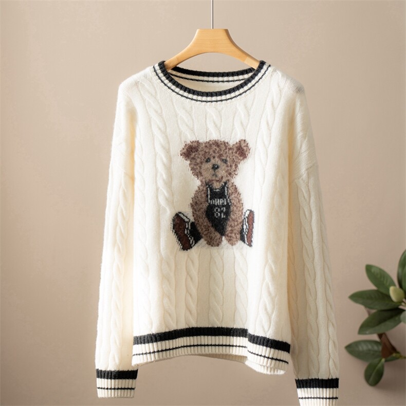 2025年秋季常规款甜美套头中长款时尚百搭圆领小熊套衫，商品下架区商品下架区，江帆羊绒