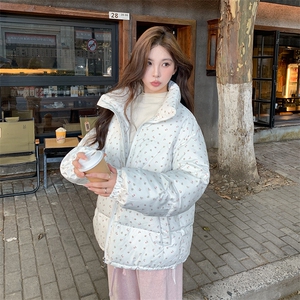 时尚欧货连帽羽绒服女2024新款小个子宽松减龄白鸭绒面包服短外套图片