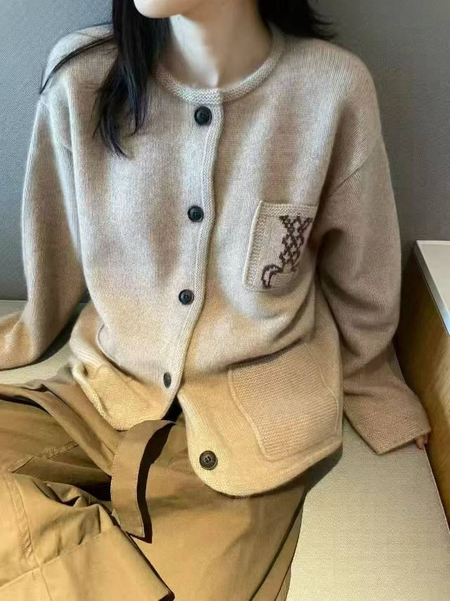 2025时尚百搭通勤简约休闲老钱风编织提花口袋锁边山羊绒开衫外套,女装羊绒衫,隆秋羊绒