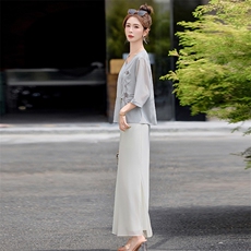 小衫上衣女2025新款女士宽松大码新中式刺绣T恤阔腿裤两件套装夏，女装套装/套裙，妃曼