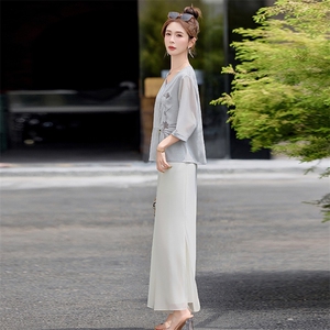 小衫上衣女2025新款女士宽松大码新中式刺绣T恤阔腿裤两件套装夏图片