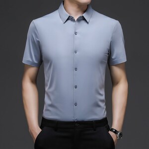 2023夏季新款短袖衬衫男薄款宽松中年男士商务免烫休闲纯色衬衣图片