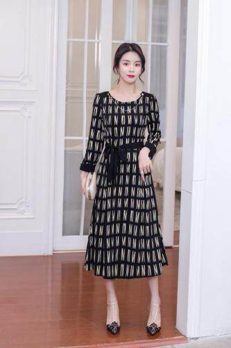 夏季新款韩版时尚连衣裙，女装连衣裙，裳之恋语