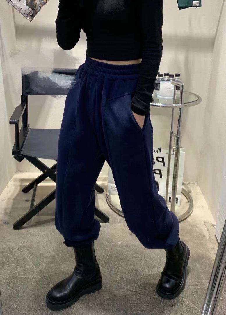 Queena PHoebe QUEENAPHOEBE132415