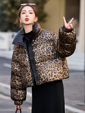 时尚豹纹短款羽绒服女2025冬季新款立领烫钻亮面白鸭绒欧版外套，女装羽绒服，沁沁公主