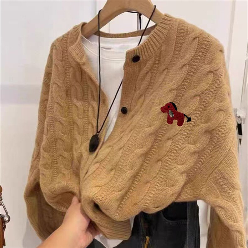 2026年秋季时尚百搭通勤简约休闲小马圆领开衫，女装羊毛衫，新胜羊绒