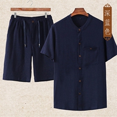 深蓝上衣＋深蓝短裤