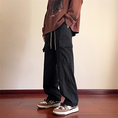 黑色