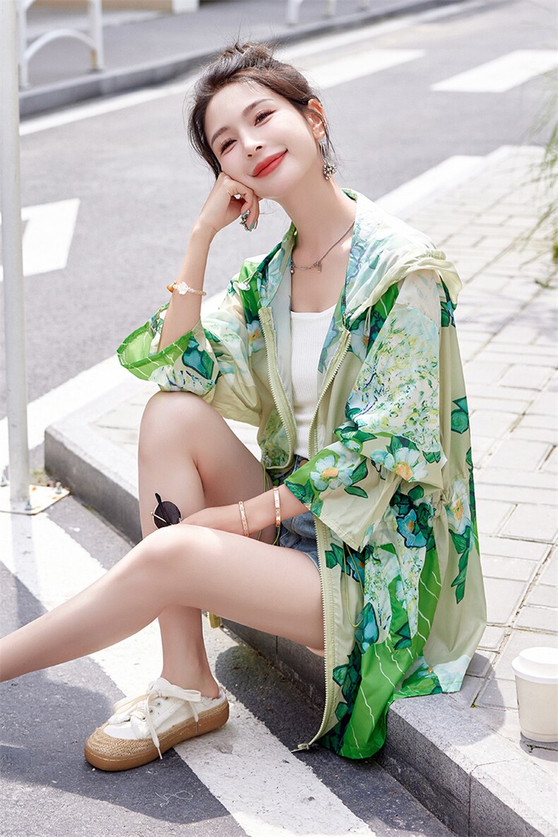 《48H发》时尚轻薄透气印花防晒衣显瘦百搭长袖外套,女装防晒衣,红依佳