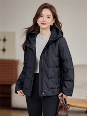 现货2025年冬季时尚休闲连帽保暖优雅羽绒服，女装羽绒服，依恋蒂丝