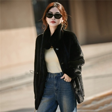 2025年秋季新款百搭女士立领带兜翻盖抽绳外套，女装针织衫/毛衣，圣丽羊绒