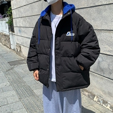 黑色