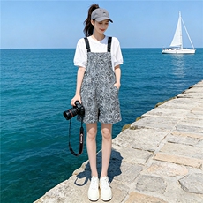 甜美休闲时尚运动套装女夏季新款圆领泡泡短袖提花背带短裤两件套，女装套装/套裙，江南