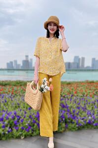 纯苎小衫裤子
时尚风巜川哲4028
风淑女风休闲风图片