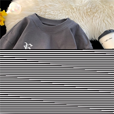 深灰色