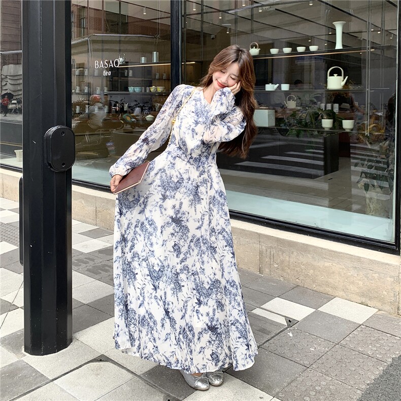 蓝色超仙绝美碎花裙长裙女2025秋新款法式显瘦度假风超好看连衣裙,女装连衣裙,2C332