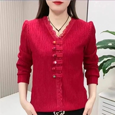 新款蕾丝扣气质打底2024时尚洋气长袖小衫复古显瘦上衣，女装蕾丝衫/雪纺衫，思沃羊绒