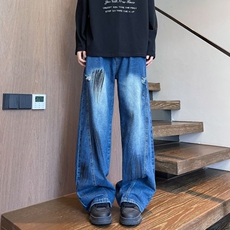 深蓝色