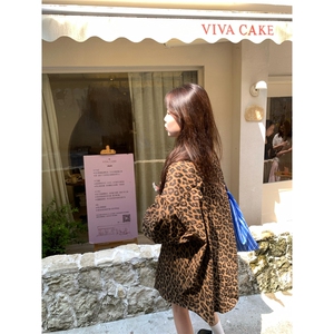 MZVZ美式豹纹牛仔外套女秋冬季设计感小众宽松慵懒风长袖衬衫上衣图片