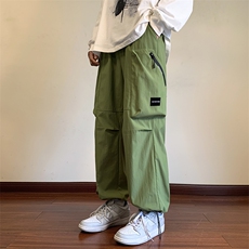 草绿色