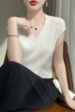精纺细羊毛夏季薄款V领针织背心女无袖打底衫修身显瘦气质通勤潮，女装T恤，凯思米羊绒