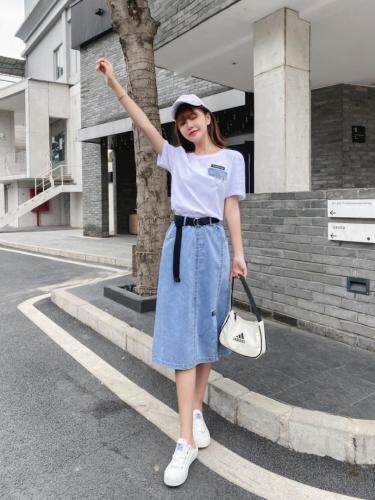 现货夏季爆版两件套牛仔套装火爆中，女装职业装，金地雪