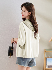 时尚印花拼接短款连帽防晒衣女2025夏新款宽松轻薄透气防晒服外套，女装防晒衣，沐七七