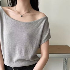 新款夏季纯色短袖时尚百搭休闲风，女装T恤，锦弘羊绒