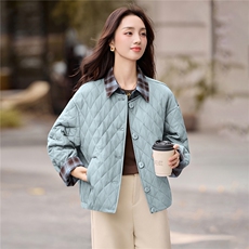 2025年冬季格子翻领假两件菱形格夹棉棉服短外套开衫上衣，女装棉衣/棉服，简韵佳