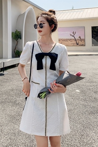 现货-蝴蝶结小香风连衣裙女夏2023新款时尚气质轻奢小个子裙子图片