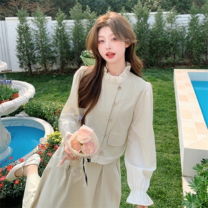 白色高级感减龄套装裙女2025春季新款法式超好看上衣半身裙两件套图片