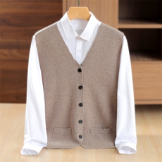 2024年秋新款纯色羊毛马甲男士短款v领针织外穿薄款无袖，男装背心/马甲，鹿一羊绒