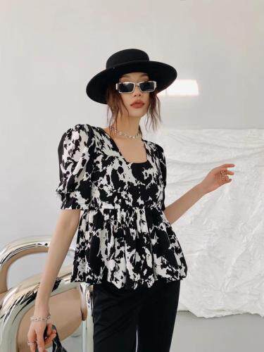 夏季新款梯型领黑白印花上衣现货供应，女装，AUDREY WANG