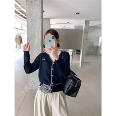 藏青色